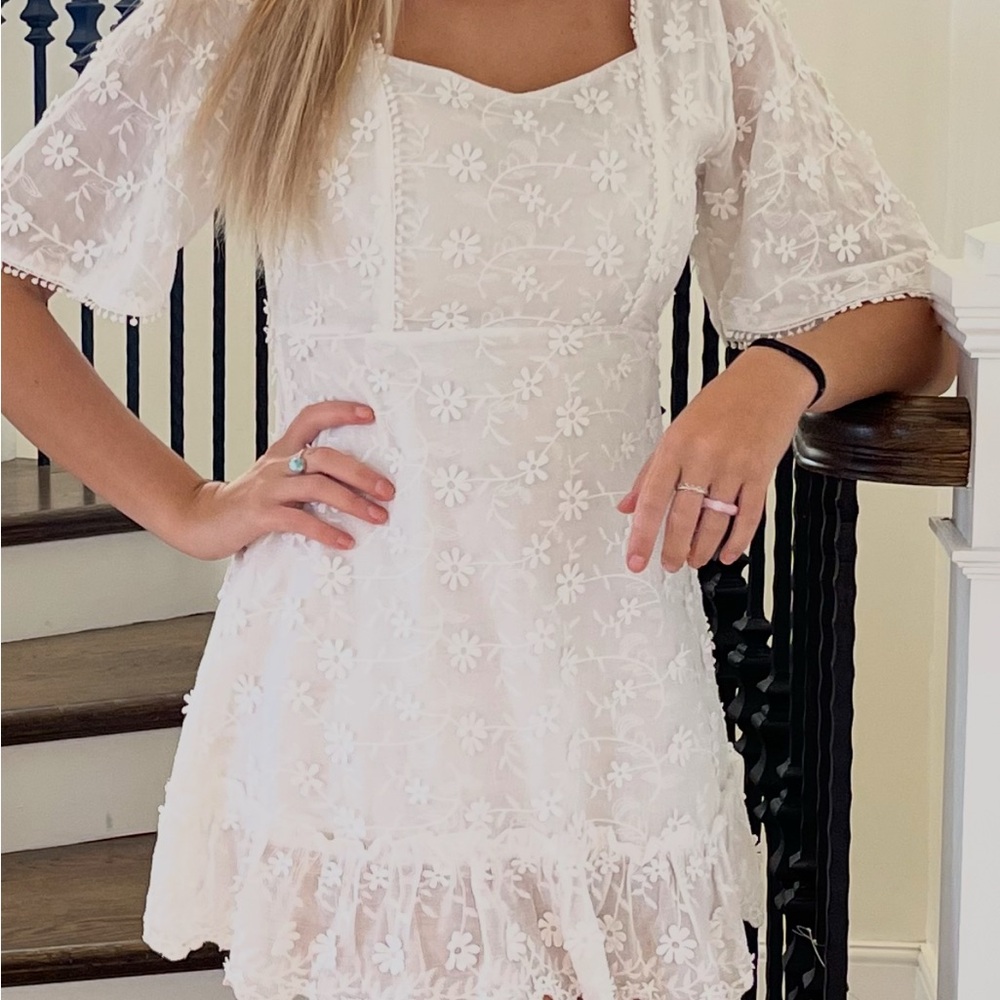 Chic White Floral Embroidered Mini Dress